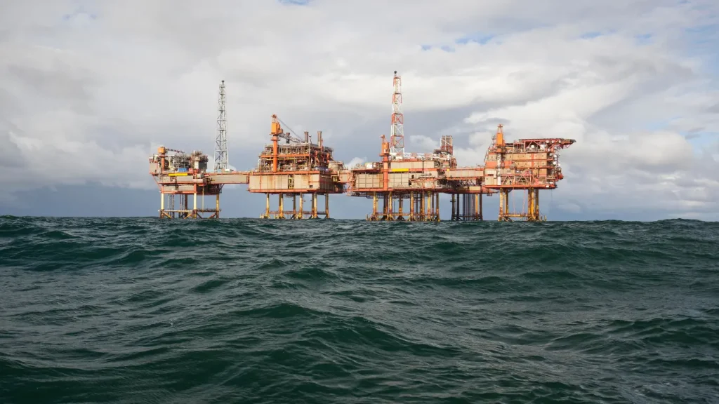 offshore comms UHF trunked radio
